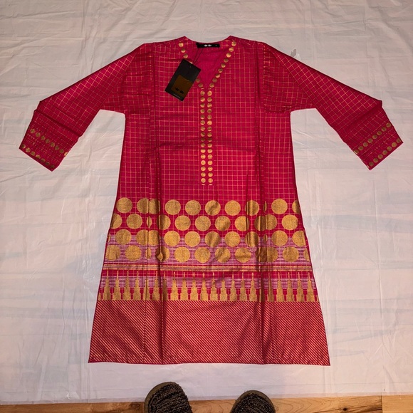 Red and Gold Patterned Dress - Picture 5 of 10